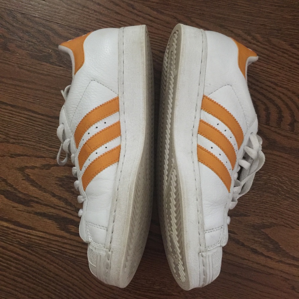 Vintage 90’s Adidas Shelltops - Gold Stripes - Picture 4 of 5